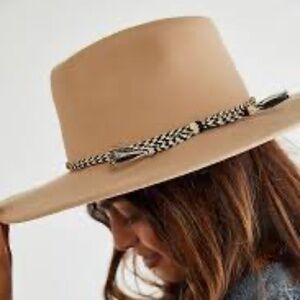 Free People x Mossant Wild Heart Felt Hat NWT Camel Wool Structured Wide Brim